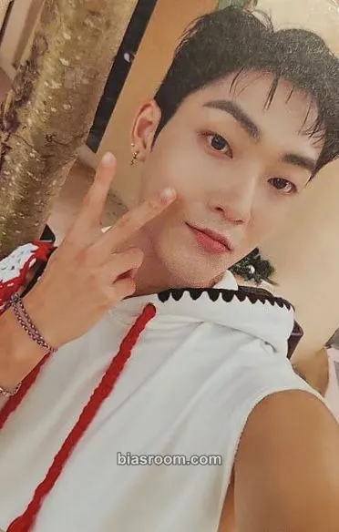 Kevin Phantasy Pt. 1: Christmas in August Photocard - THE BOYZ - THE BOYZ K-pop photocard