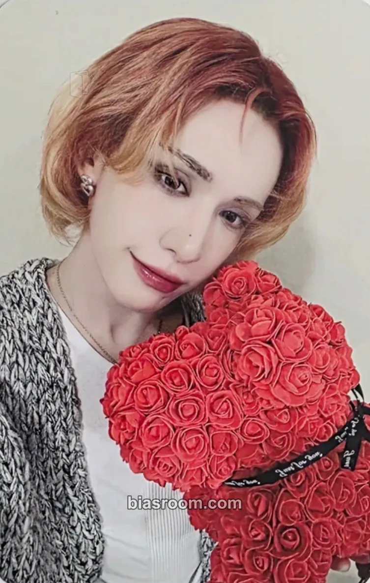 Wumuti UXLXVE Photocard - XLOV - XLOV K-pop photocard