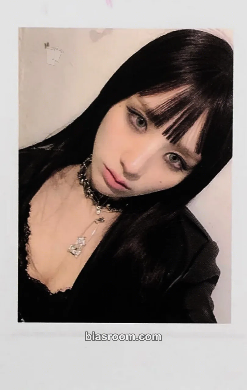 HeeJin Club Icarus Photocard - ARTMS - ARTMS K-pop photocard
