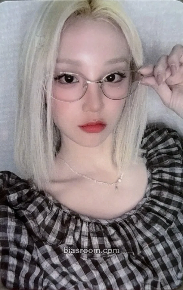 Yuqi We are Photocard - i-dle - i-dle K-pop photocard