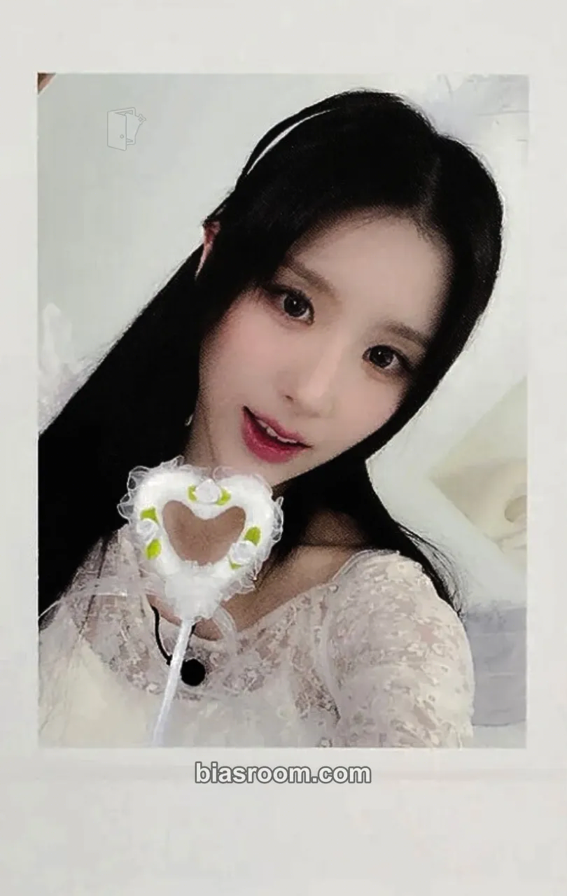 HeeJin Club Icarus Photocard - ARTMS - ARTMS K-pop photocard