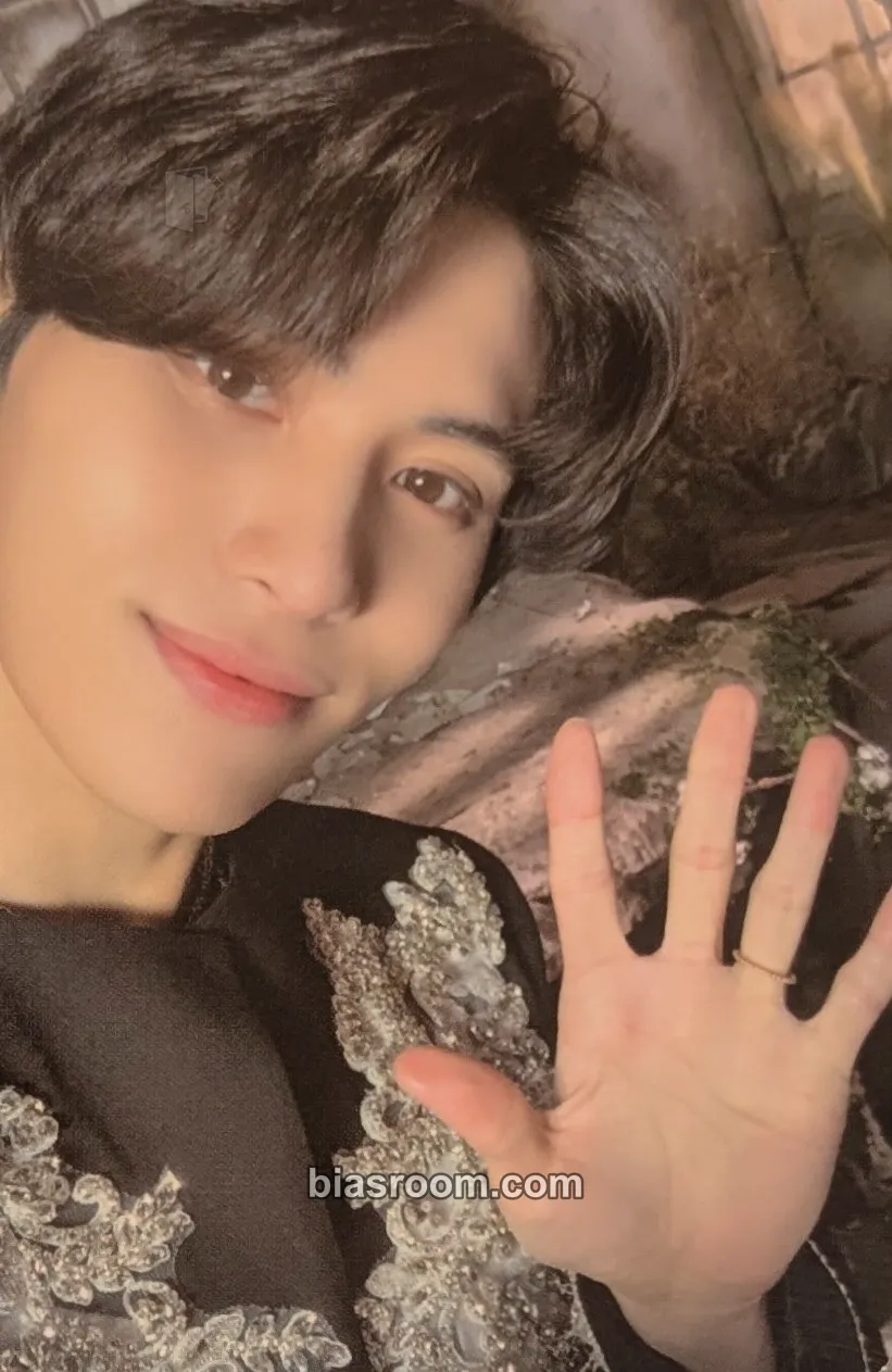 Yoo Taeyang TURN OVER Photocard - SF9 - SF9 K-pop photocard
