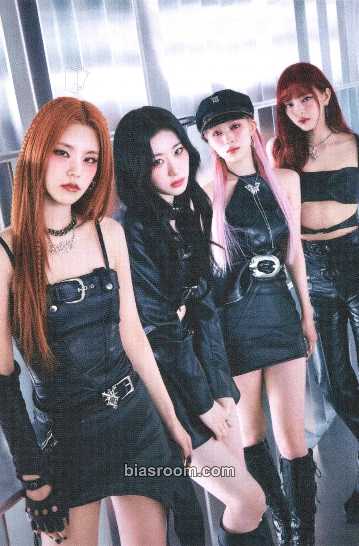 BORN TO BE Photocard - ITZY - ITZY K-pop photocard