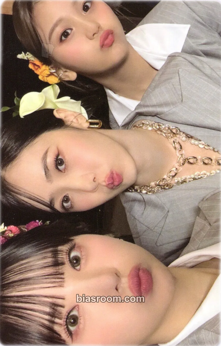 VarioUS Photocard - VIVIZ - VIVIZ K-pop photocard