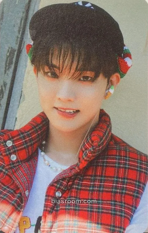 Q Phantasy Pt. 1: Christmas in August Photocard - THE BOYZ - THE BOYZ K-pop photocard