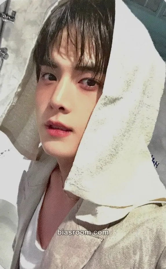Younghoon Phantasy Pt. 3: Love Letter Photocard - THE BOYZ - THE BOYZ K-pop photocard