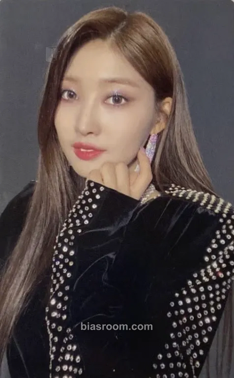 Sihyeon Return of The Girl Photocard - EVERGLOW - EVERGLOW K-pop photocard