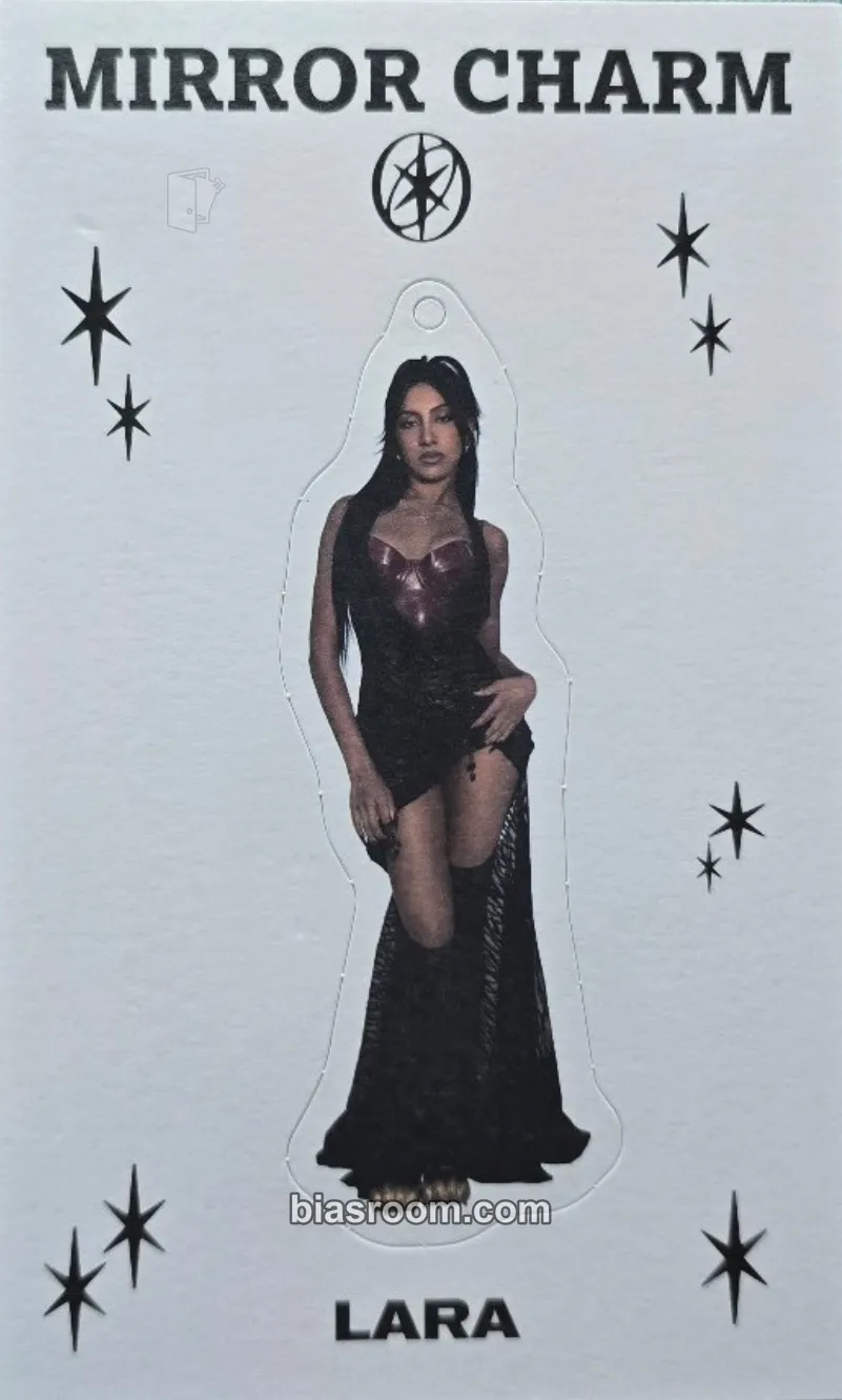 Lara BEAUTIFUL CHAOS Photocard - KATSEYE - KATSEYE K-pop photocard