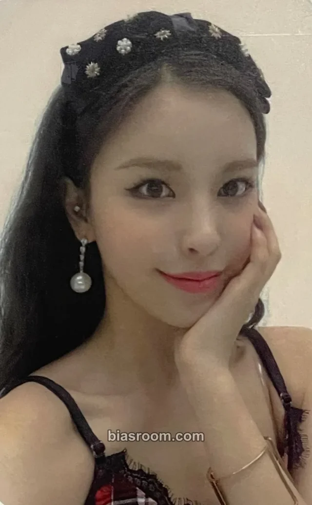 XUM - IAAN - DDALALA Album video call (fancall) pob (pre-order benefit) ktown4u