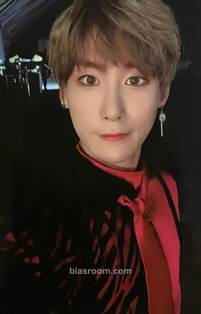 D1CE - Woodam - Wake Up: Roll The World Album album photocard white back