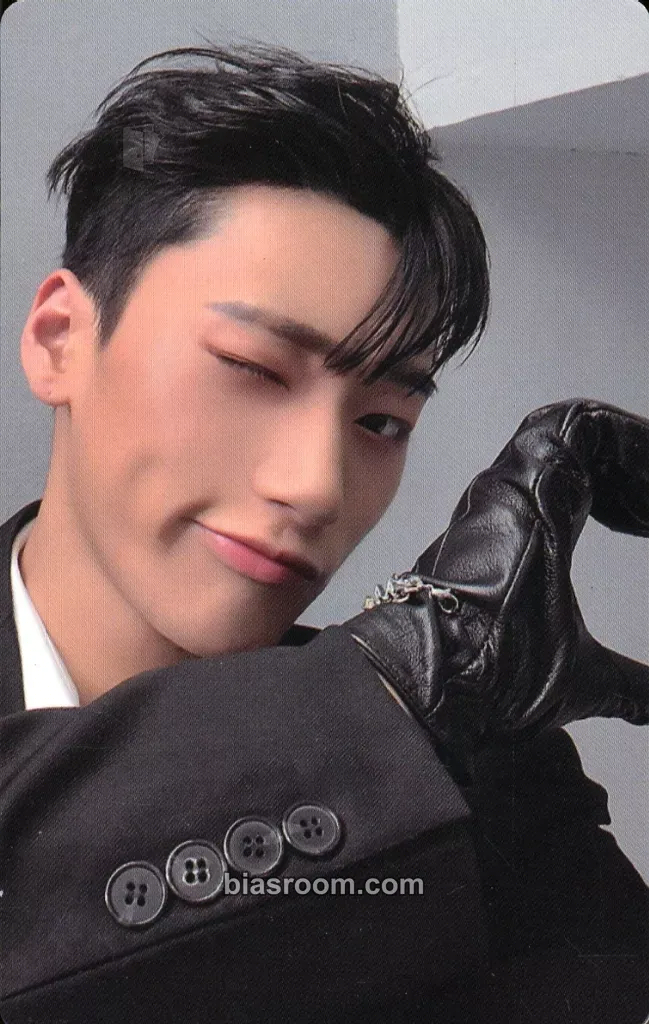 San THE WORLD EP.PARADIGM Photocard - ATEEZ - ATEEZ K-pop photocard