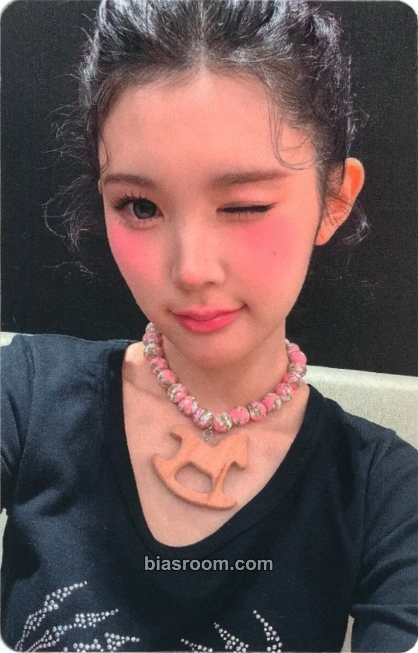 A-na RUDE! Photocard - Hearts2Hearts - Hearts2Hearts K-pop photocard