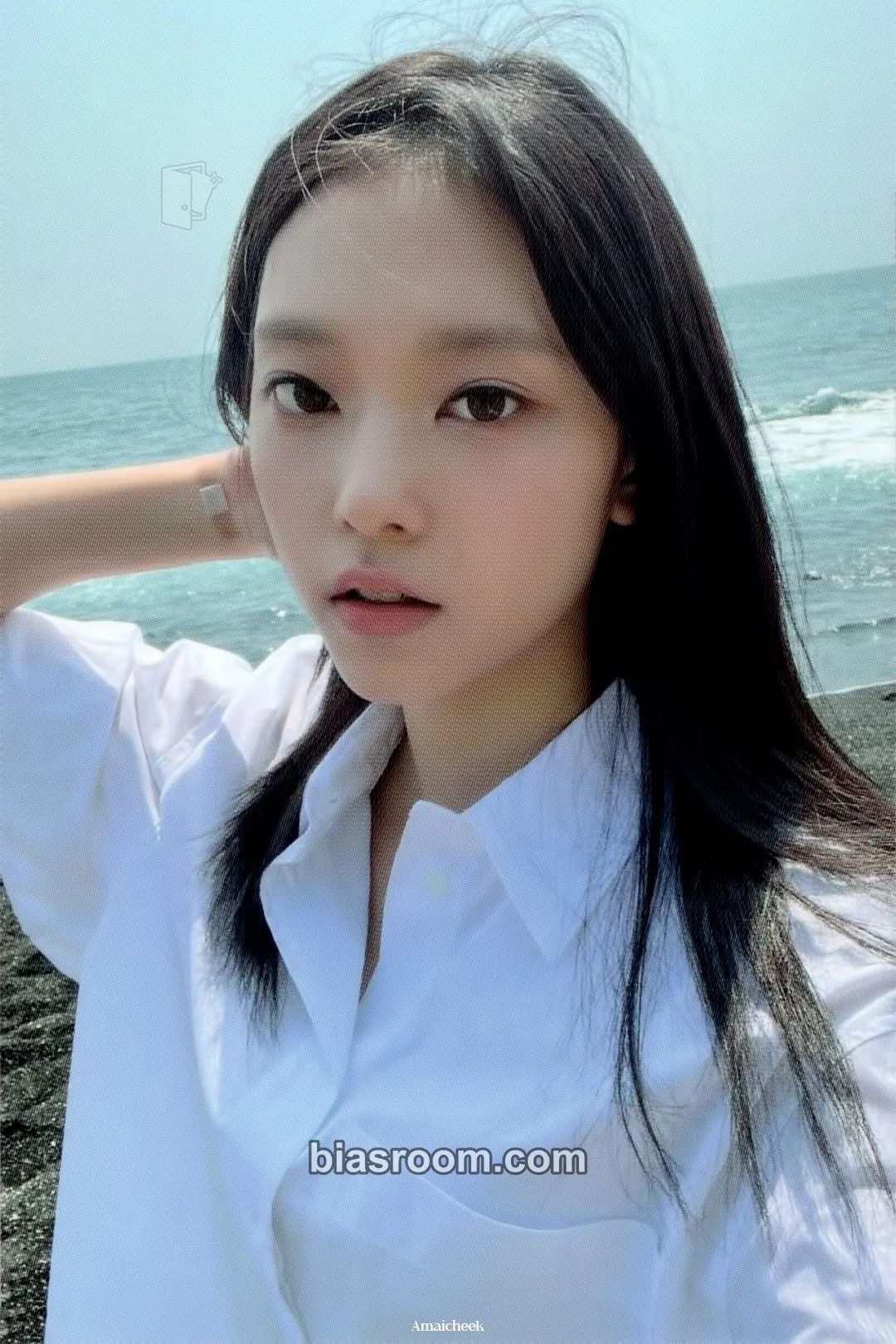 Haerin How Sweet Photocard - NewJeans - NewJeans K-pop photocard