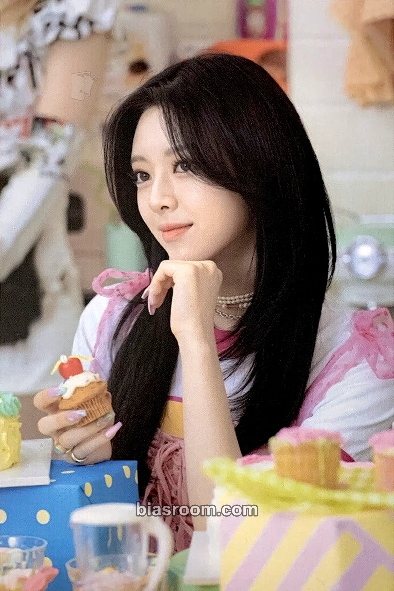 Yuna Crazy in Love Photocard - ITZY - ITZY K-pop photocard
