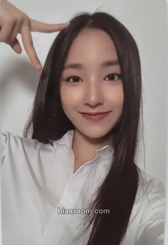 Yunha Universe Ticket Photocard - UNIS - UNIS K-pop photocard