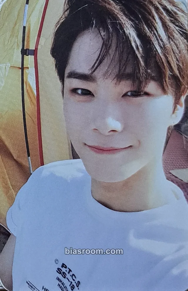 ASTRO - Moonbin - Rise Up Album album photocard