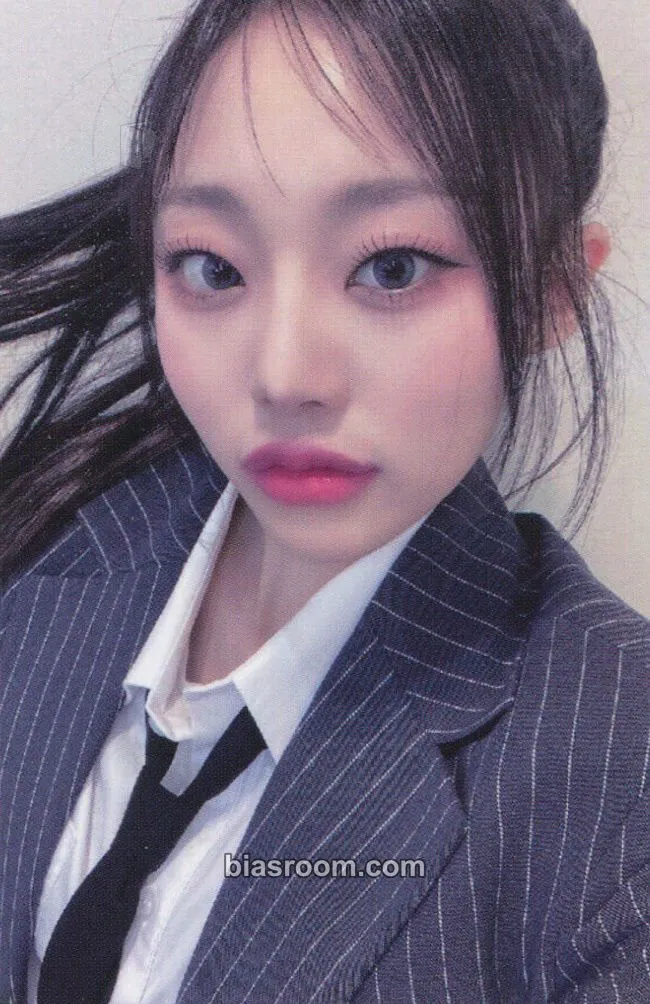 Sheon The Billage of Perception: Chapter Three Photocard - Billlie - Billlie K-pop photocard