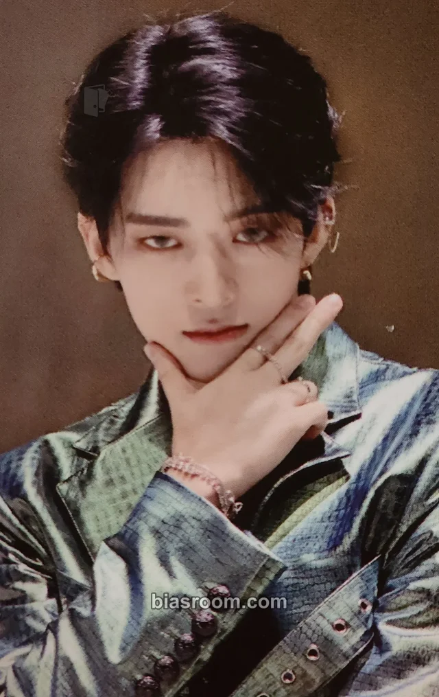 VICTON - Subin - Continuous Album merch photocard withmuu/withdrama