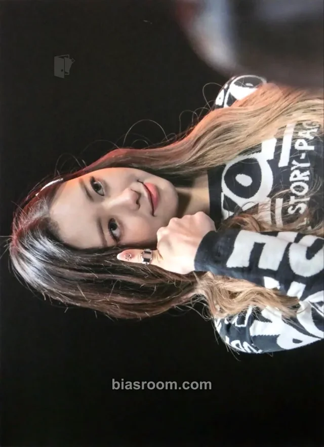 ITZY - Yuna - IT’z ME Album mini poster gacha event soundwave horizontal