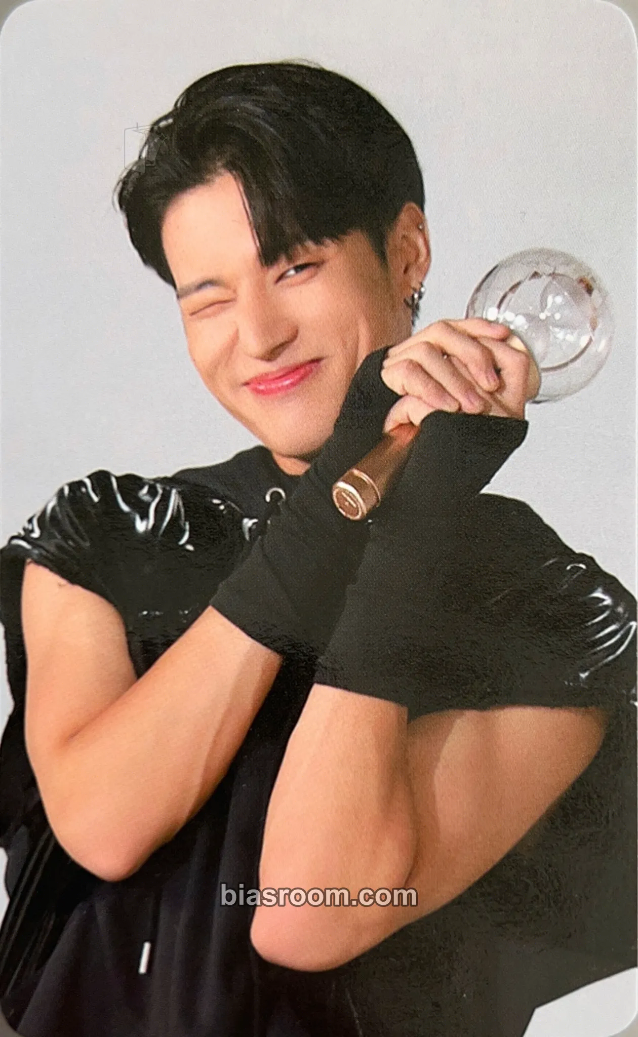 Wooyoung The Fellowship : Break The Wall World Tour 2022 - 2023 Photocard - ATEEZ - ATEEZ K-pop photocard