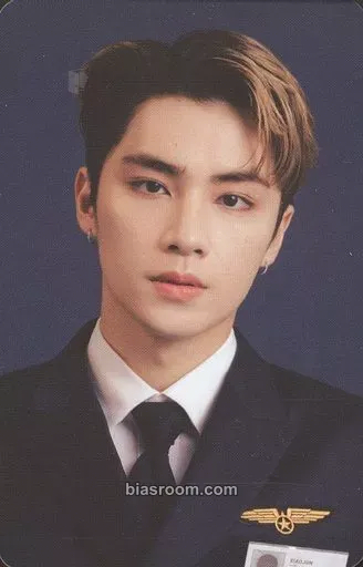 Xiaojun 2022 Season's Greeting Photocard - WayV - WayV K-pop photocard