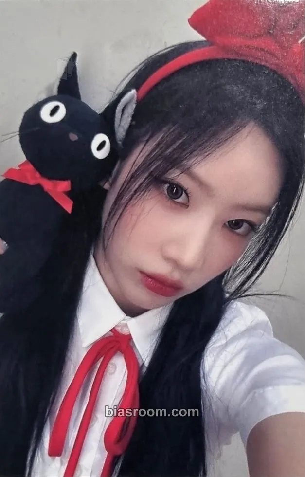Kim Lip Version Up Photocard - ARTMS - ARTMS K-pop photocard