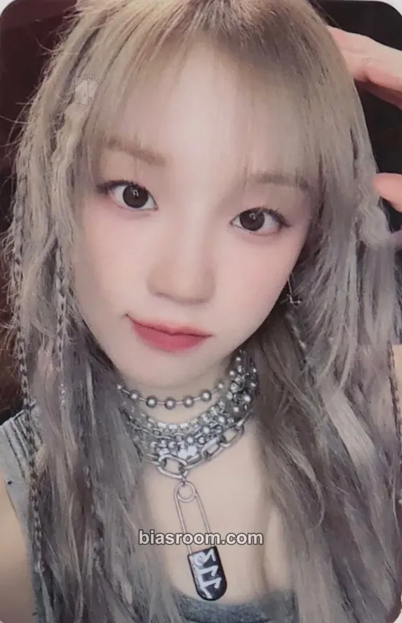 Yuqi YUQ1 Photocard - i-dle - i-dle K-pop photocard