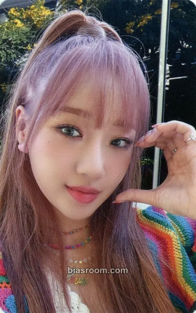 Choi Yoojung Sunflower Photocard - Choi Yoojung K-pop photocard