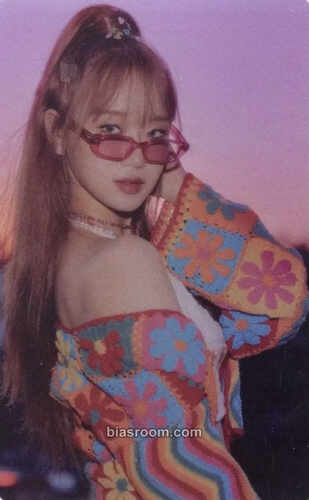 Choi Yoojung Sunflower Photocard - Choi Yoojung K-pop photocard