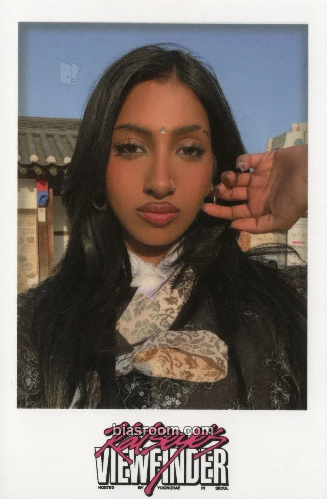 KATSEYE - Lara - Viewfinder in Seoul Other pob (pre-order benefit) polaroid weverse usa shop