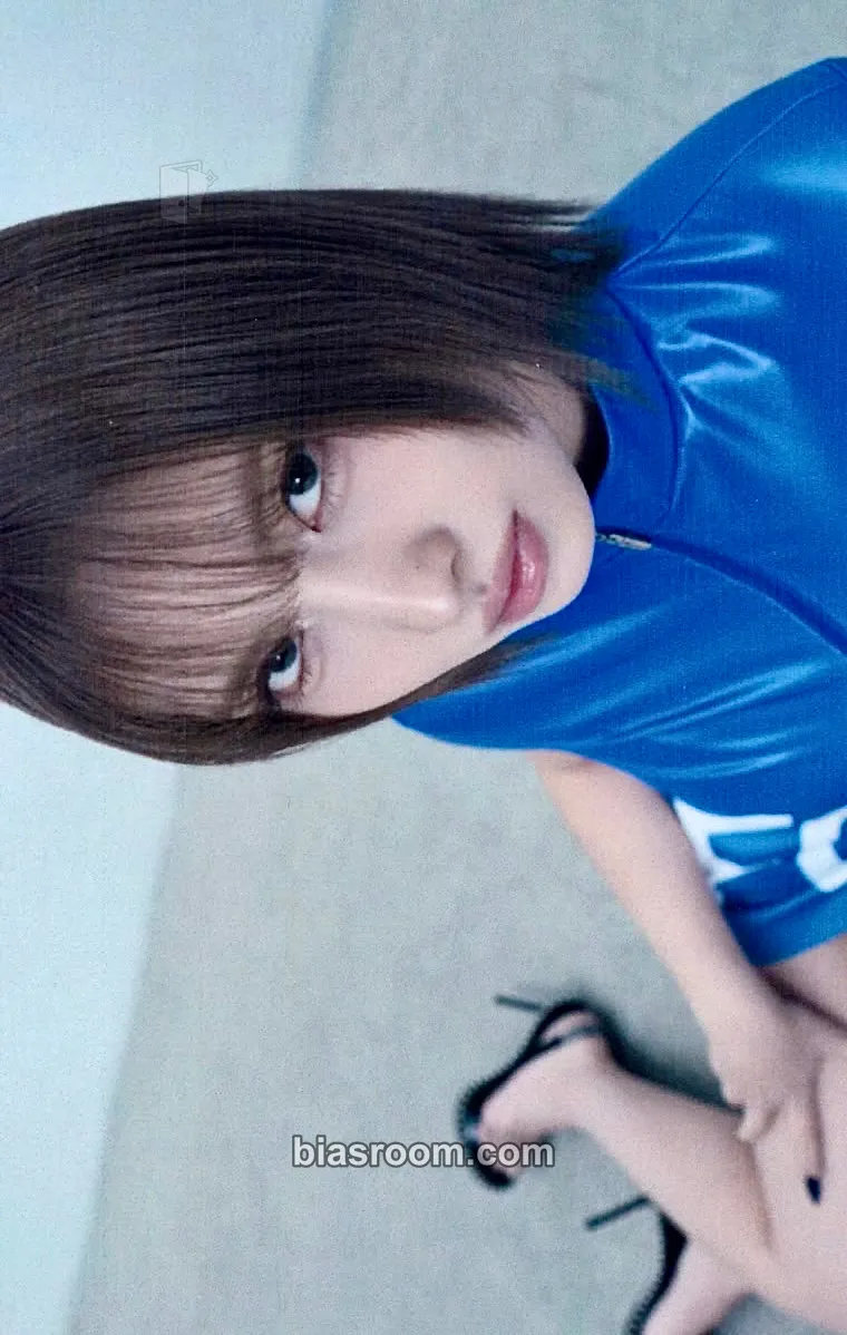 Momo TWICE 6th World Tour THIS IS FOR Photocard - TWICE - TWICE K-pop photocard