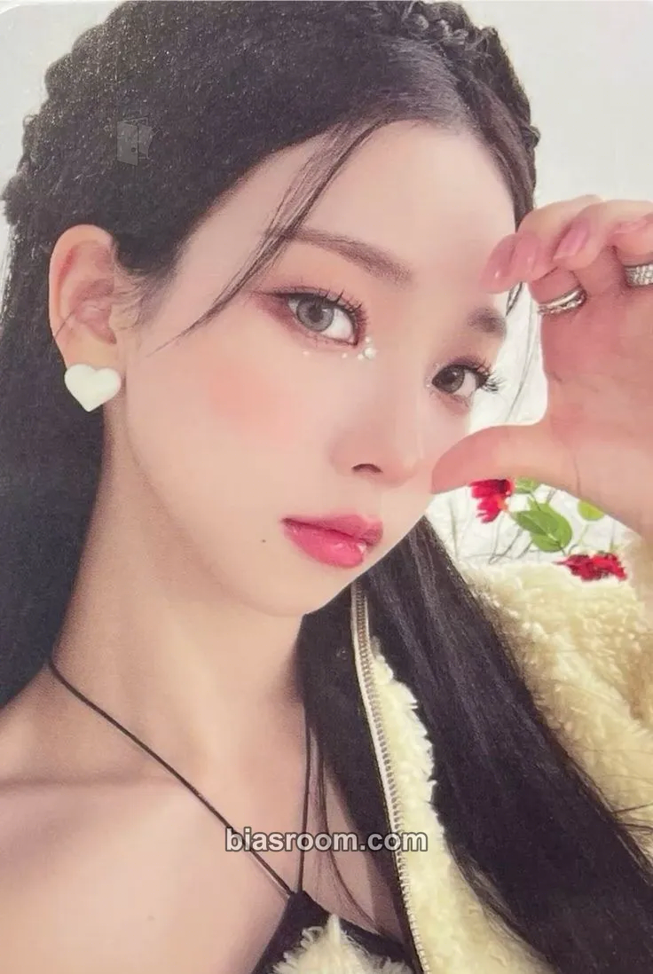Karina SM Town Live 2023/2024: SMCU Palace Photocard - aespa - aespa K-pop photocard