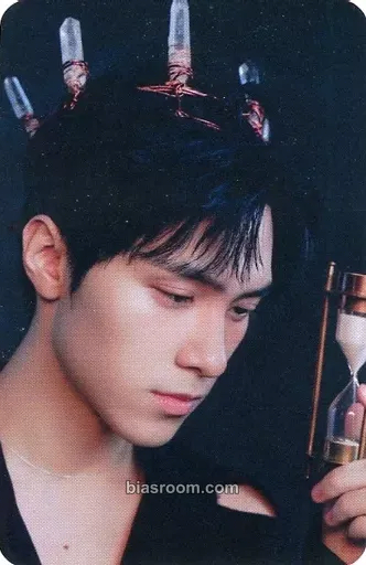 Hendery 2023 Season's Greetings Photocard - WayV - WayV K-pop photocard