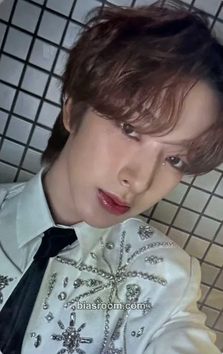 Tomoya One Bite Photocard - NEXZ - photocard K-pop NEXZ
