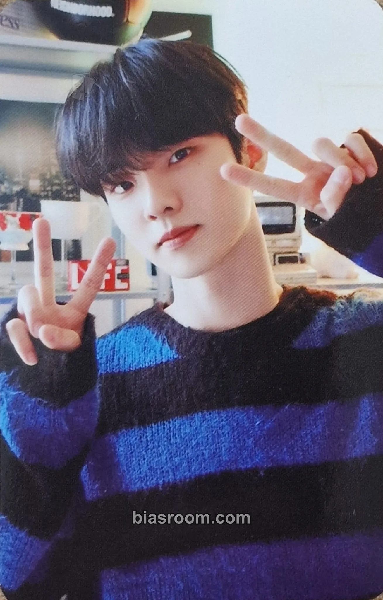 Q THE AZIT: Pop-up store in Seoul Photocard - THE BOYZ - THE BOYZ K-pop photocard
