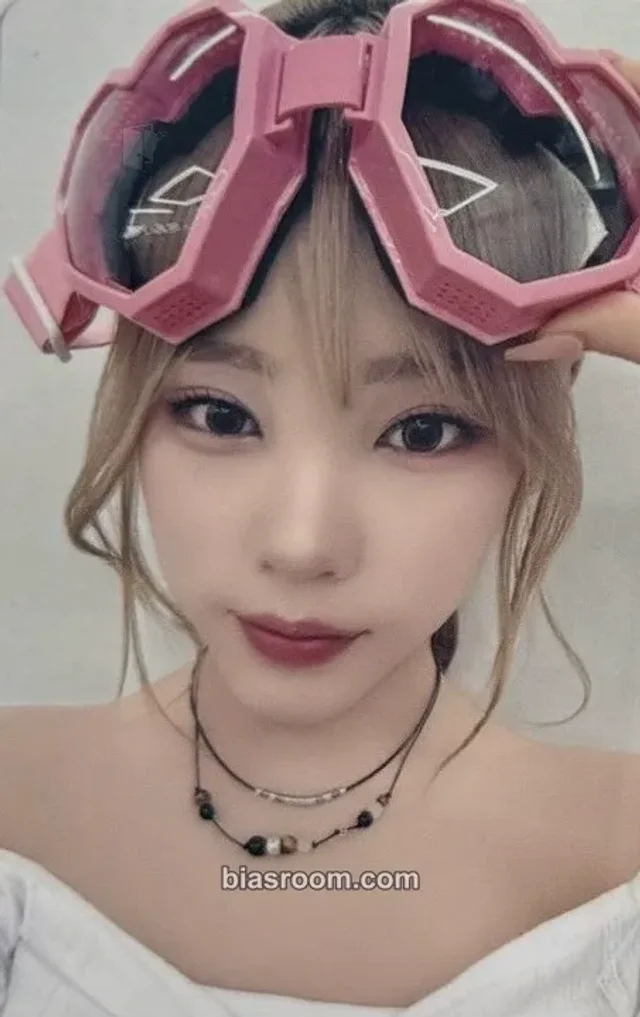 CSR - Sihyeon - L'heure Bleue : Prologue Album video call (fancall) makestar round 1