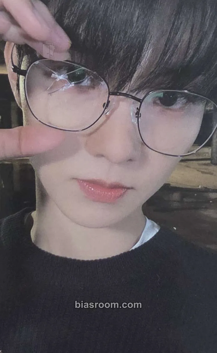 Q Be Awake Photocard - THE BOYZ - THE BOYZ K-pop photocard
