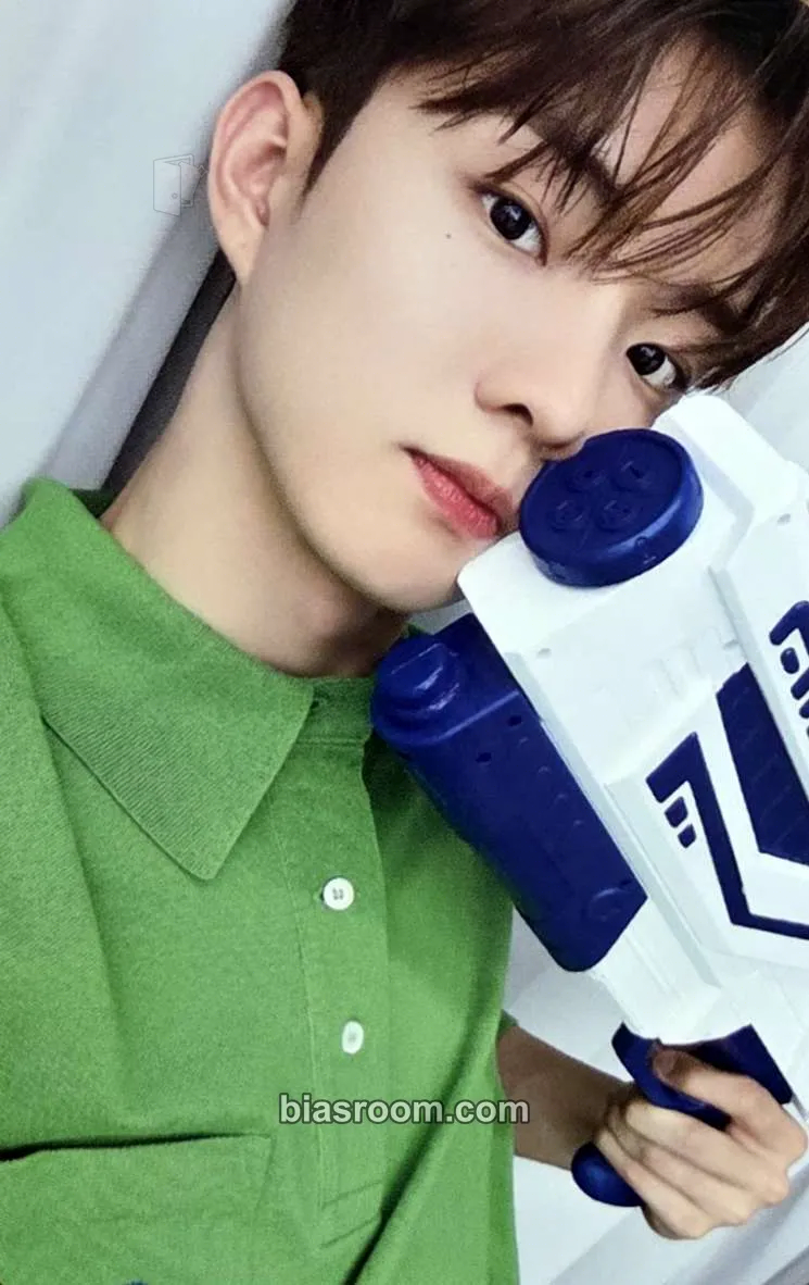 Q Phantasy Pt. 1: Christmas in August Photocard - THE BOYZ - THE BOYZ K-pop photocard