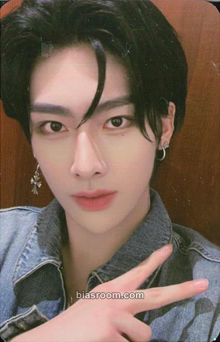 Ricky Cinema Paradise Photocard - ZEROBASEONE - ZEROBASEONE K-pop photocard