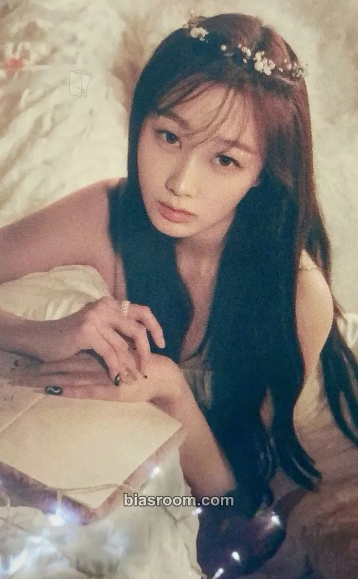 Giselle Season's Greetings (2023) Photocard - aespa - aespa K-pop photocard