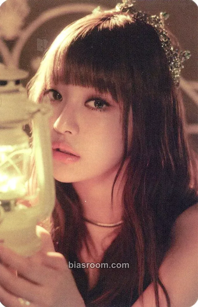 Ningning Season's Greetings (2023) Photocard - aespa - aespa K-pop photocard