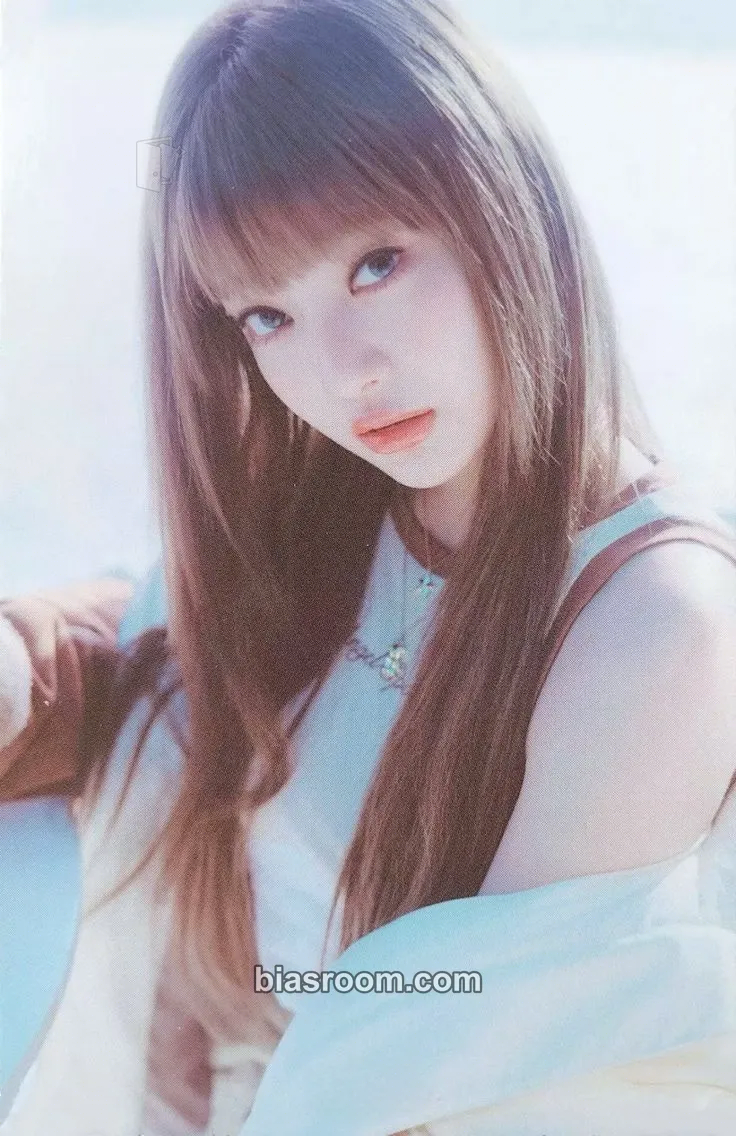 Ningning Season's Greetings (2023) Photocard - aespa - aespa K-pop photocard