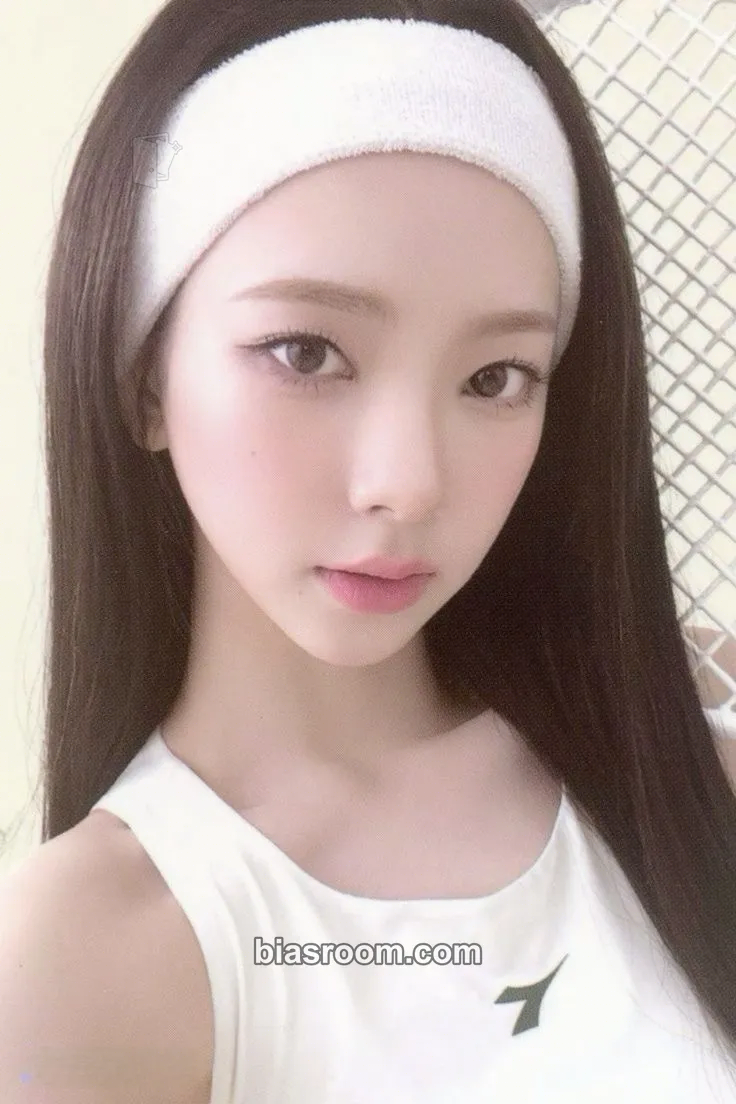 Karina Season's Greetings (2024) Photocard - aespa - aespa K-pop photocard
