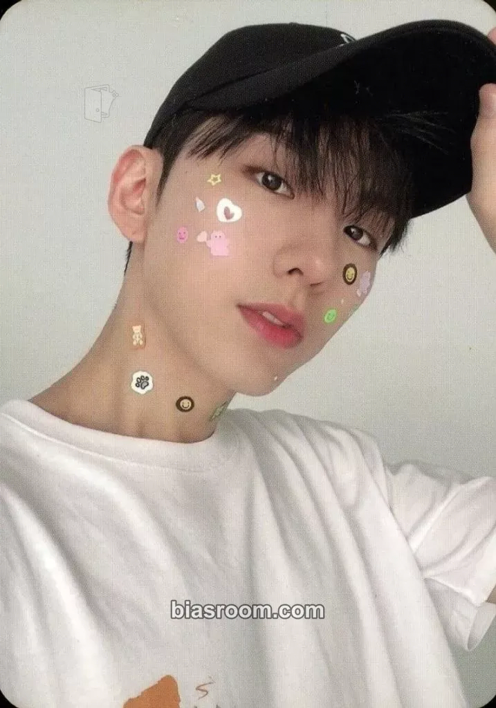 Kihyun KIHYUN x AQO Studio Photocard - MONSTA X - MONSTA X K-pop photocard