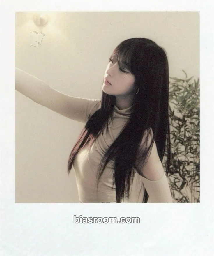 Giselle Season's Greetings (2024) Photocard - aespa - aespa K-pop photocard