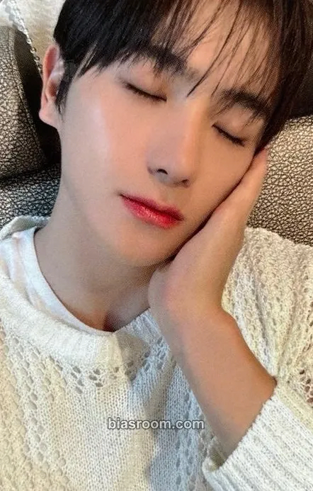 Hyunjae WORLD TOUR: Zeneration 2 Photocard - THE BOYZ - THE BOYZ K-pop photocard
