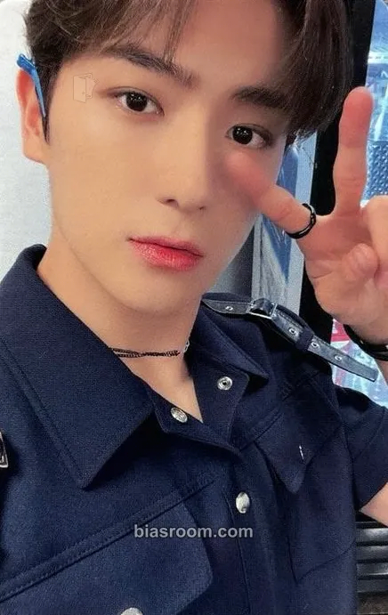 Hyunjae World Tour: The B-Zone Photocard - THE BOYZ - THE BOYZ K-pop photocard