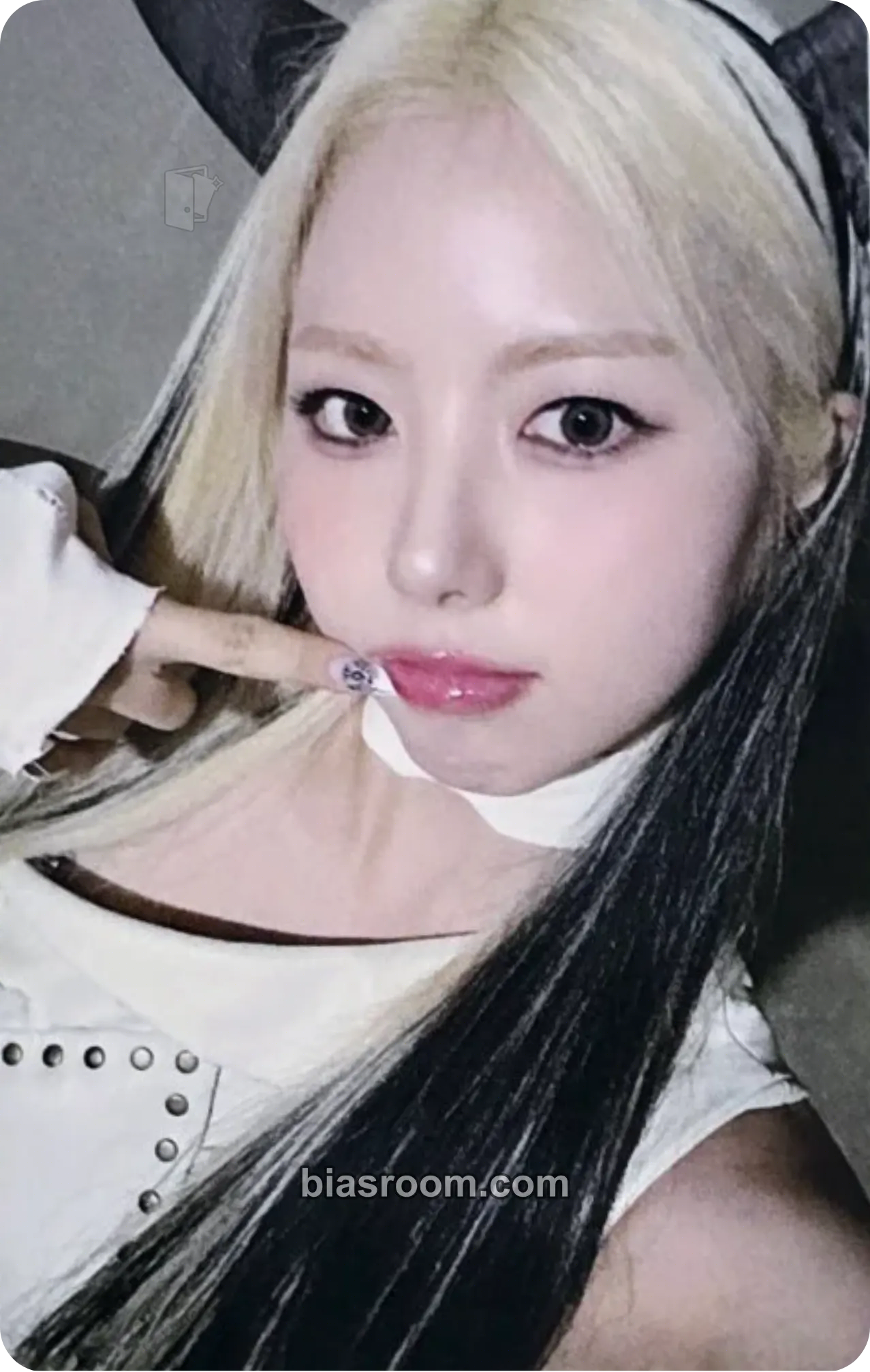 Ireh HEADWAY Photocard - PURPLE KISS - PURPLE KISS K-pop photocard