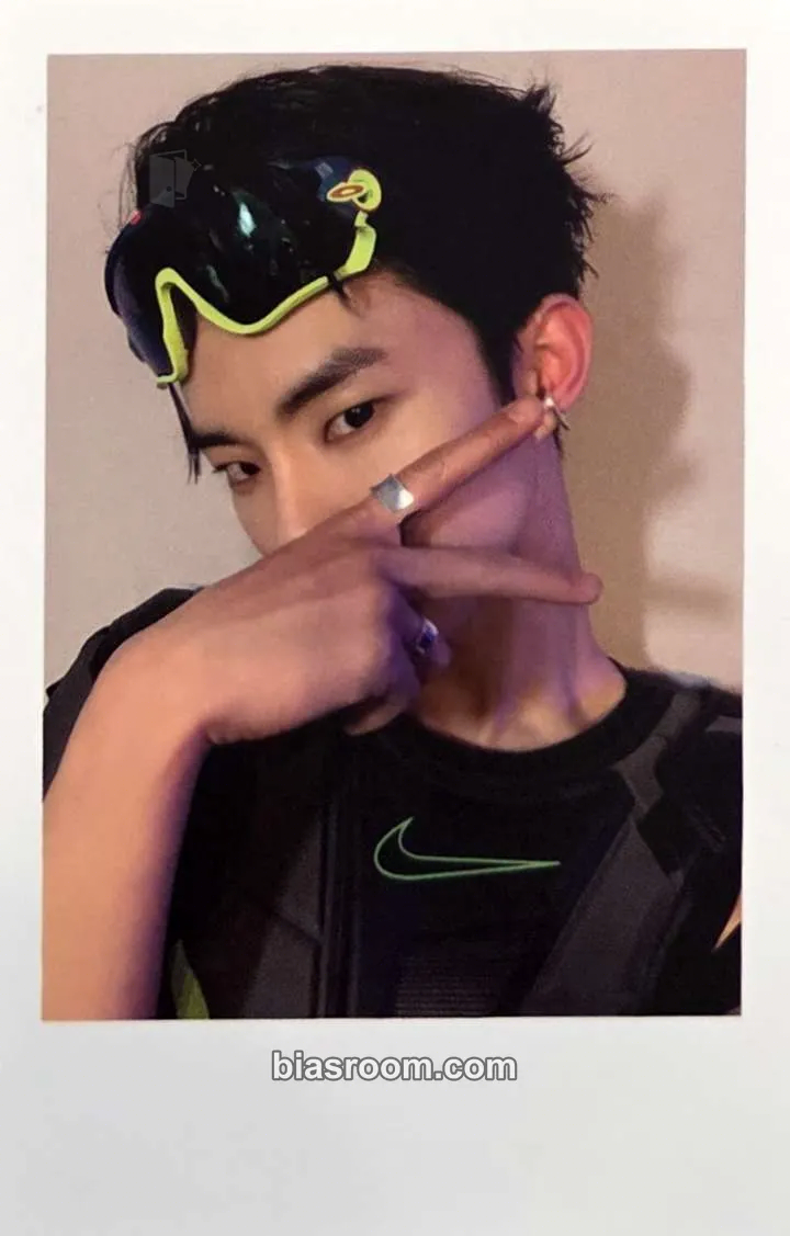 Q Be Your Own King MD Photocard - THE BOYZ - THE BOYZ K-pop photocard