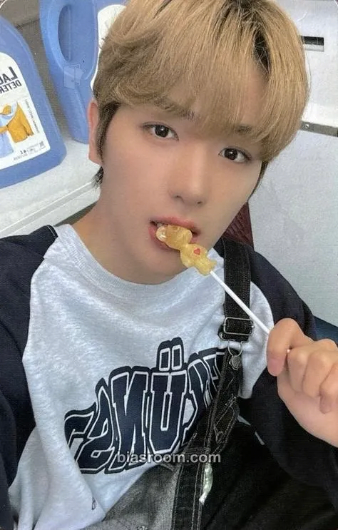 Hyunjae Toothjam x THE BOYZ Photocard - THE BOYZ - THE BOYZ K-pop photocard